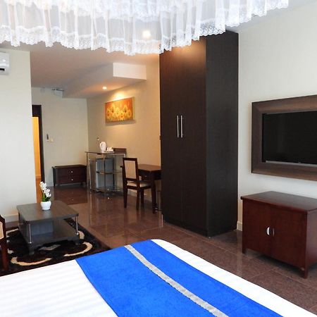 Koki Hotel Kampala Exteriör bild