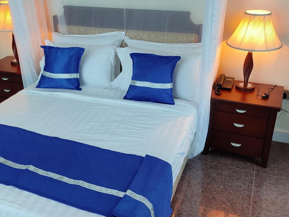 Koki Hotel Kampala Exteriör bild
